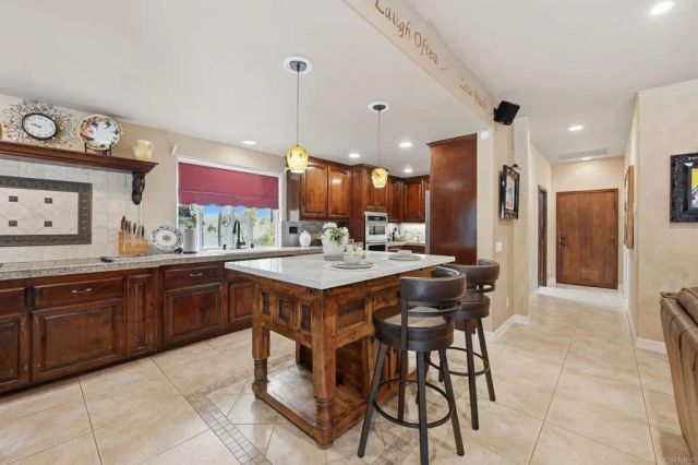 6532 Corintia St, Carlsbad, CA 92009