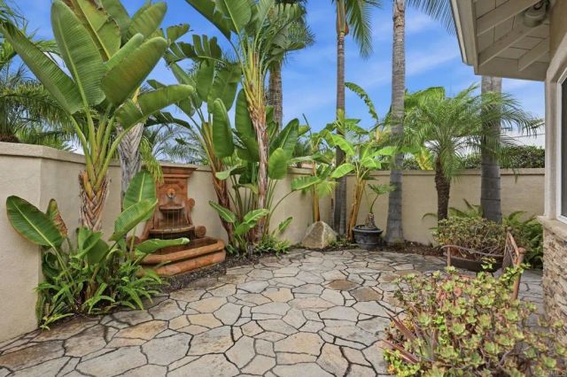 6532 Corintia St, Carlsbad, CA 92009