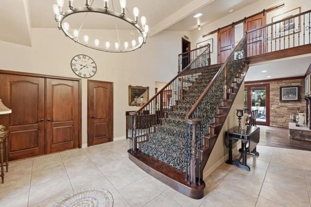 6532 Corintia St, Carlsbad, CA 92009