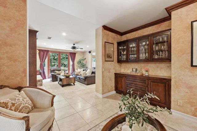 6532 Corintia St, Carlsbad, CA 92009