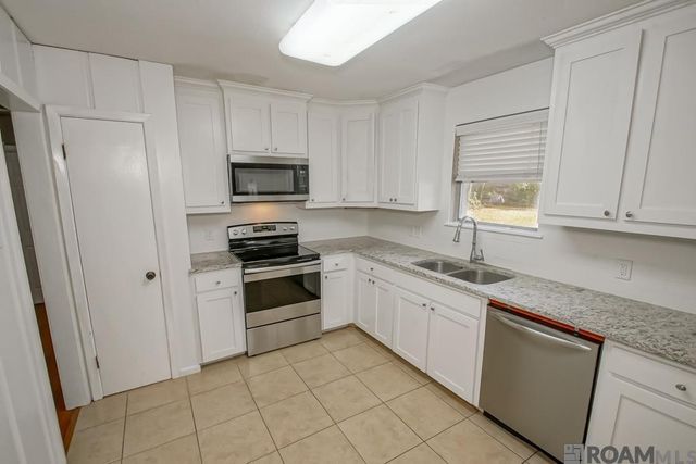 34868 Gravesbriar Dr, Denham Springs, LA 70706