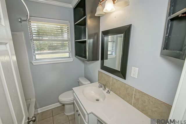 34868 Gravesbriar Dr, Denham Springs, LA 70706