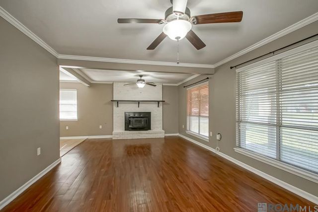 34868 Gravesbriar Dr, Denham Springs, LA 70706