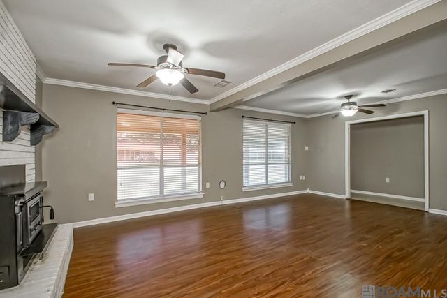 34868 Gravesbriar Dr, Denham Springs, LA 70706