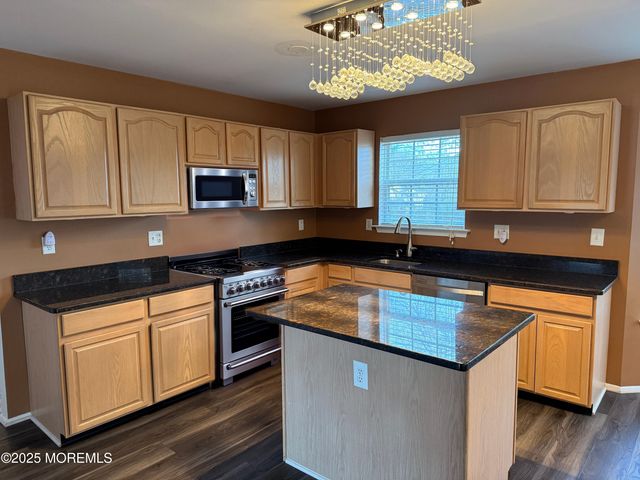 1811 Bellmore Street, Oakhurst, NJ 07755