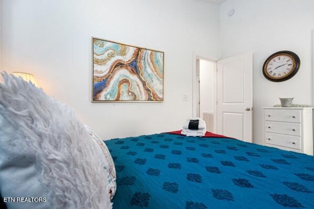 667 Turkey Nest Rd, Gatlinburg, TN 37738