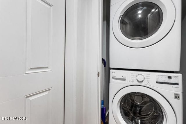 667 Turkey Nest Rd, Gatlinburg, TN 37738