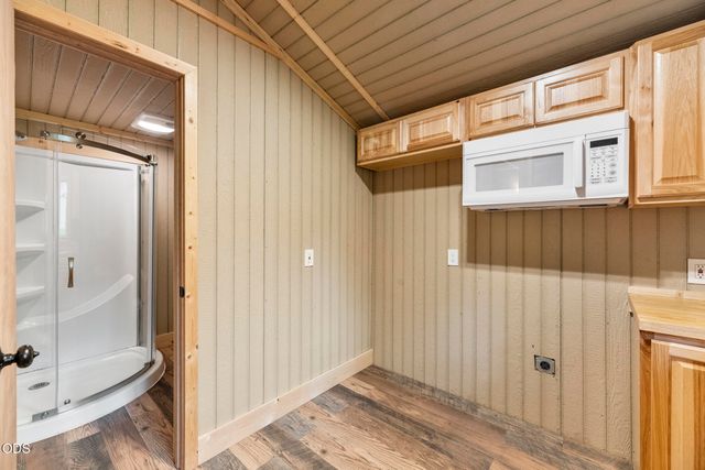 135 Rolling Hills Drive, Grants Pass, OR 97526
