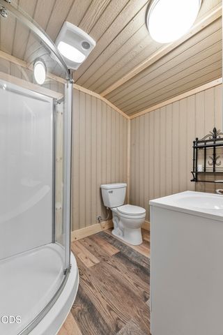 135 Rolling Hills Drive, Grants Pass, OR 97526
