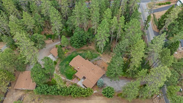 135 Rolling Hills Drive, Grants Pass, OR 97526