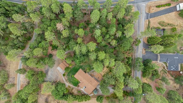 135 Rolling Hills Drive, Grants Pass, OR 97526