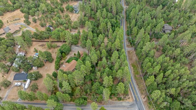 135 Rolling Hills Drive, Grants Pass, OR 97526