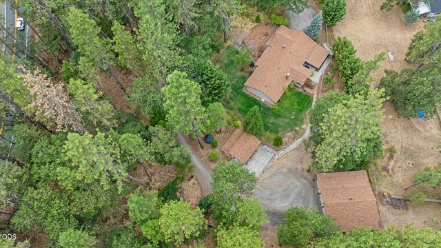 135 Rolling Hills Drive, Grants Pass, OR 97526