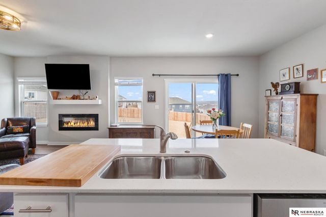 6422 Harvest Drive, Papillion, NE 68133