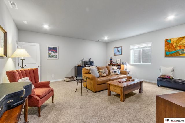 6422 Harvest Drive, Papillion, NE 68133