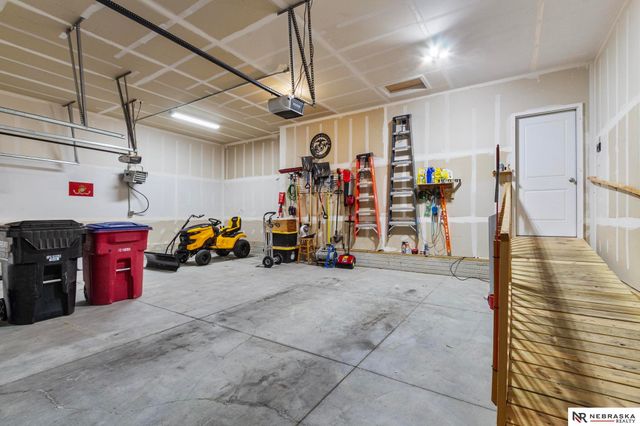 6422 Harvest Drive, Papillion, NE 68133