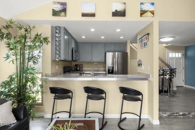 3027 Harbor Boulevard, Oxnard, CA 93035