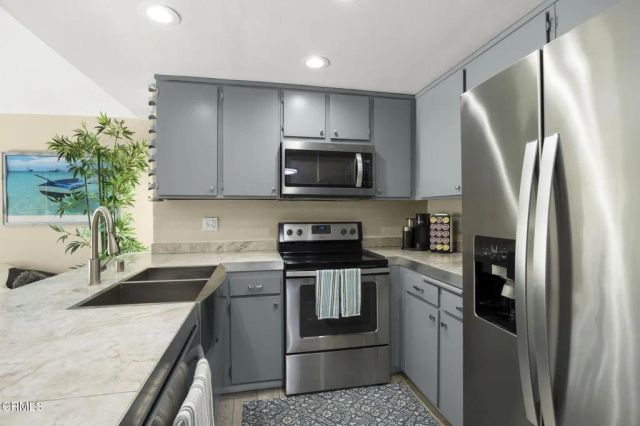 3027 Harbor Boulevard, Oxnard, CA 93035