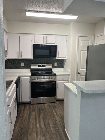 9524 Military Parkway 14003, Dallas, TX 75227