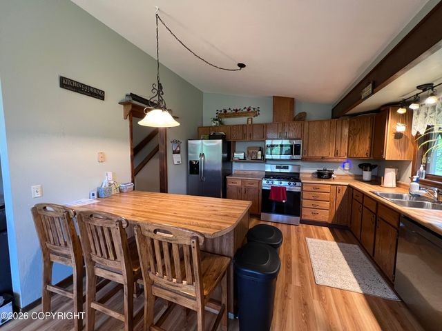 1075 N Shenandoah Drive, Wasilla, AK 99645
