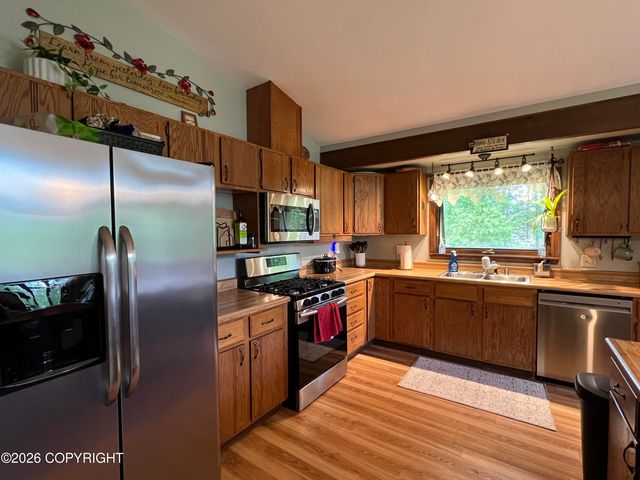 1075 N Shenandoah Drive, Wasilla, AK 99645