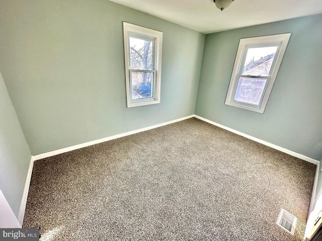 125 E WOODLAND AVE, Pitman, NJ 08071