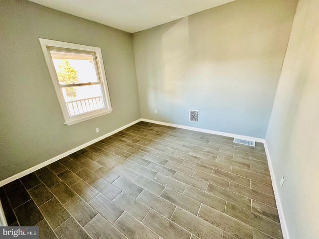 125 E WOODLAND AVE, Pitman, NJ 08071