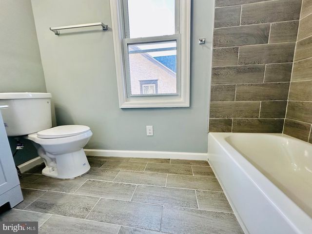 125 E WOODLAND AVE, Pitman, NJ 08071