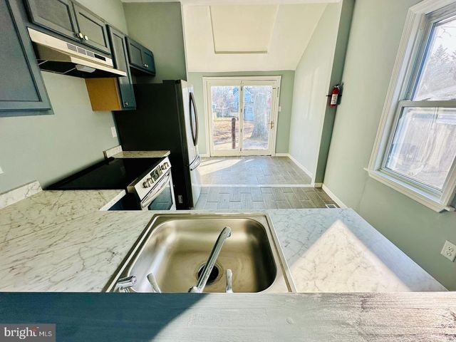 125 E WOODLAND AVE, Pitman, NJ 08071