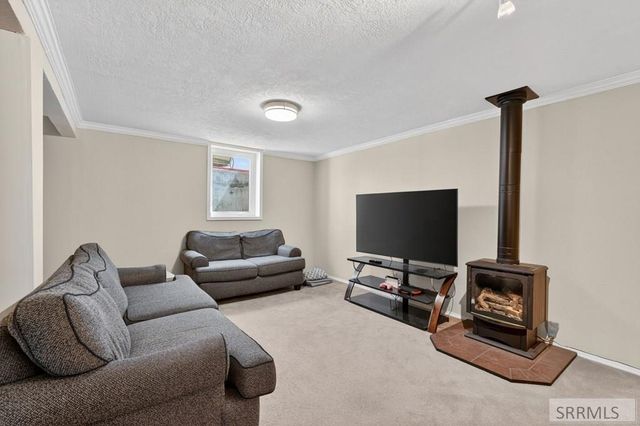 6 Stanford Avenue, Pocatello, ID 83201