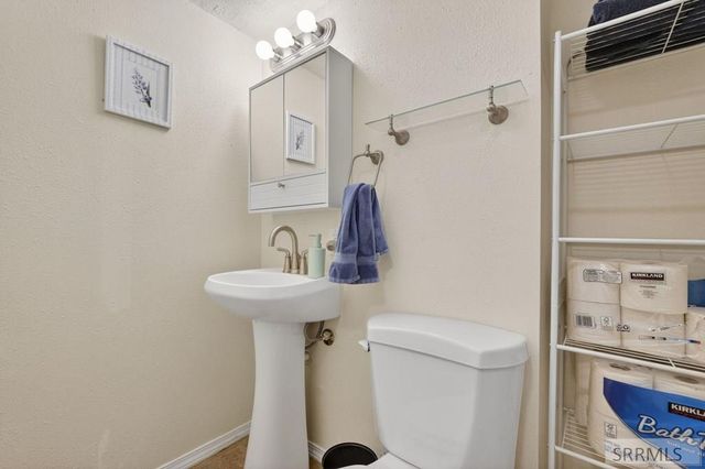 6 Stanford Avenue, Pocatello, ID 83201