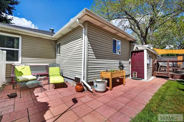 6 Stanford Avenue, Pocatello, ID 83201