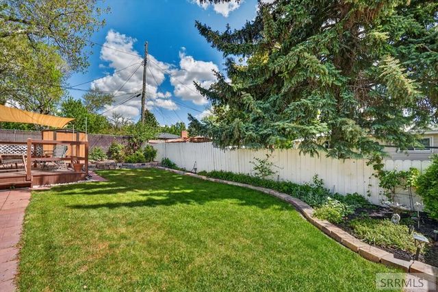 6 Stanford Avenue, Pocatello, ID 83201