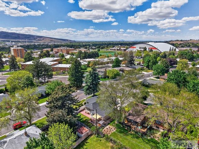 6 Stanford Avenue, Pocatello, ID 83201