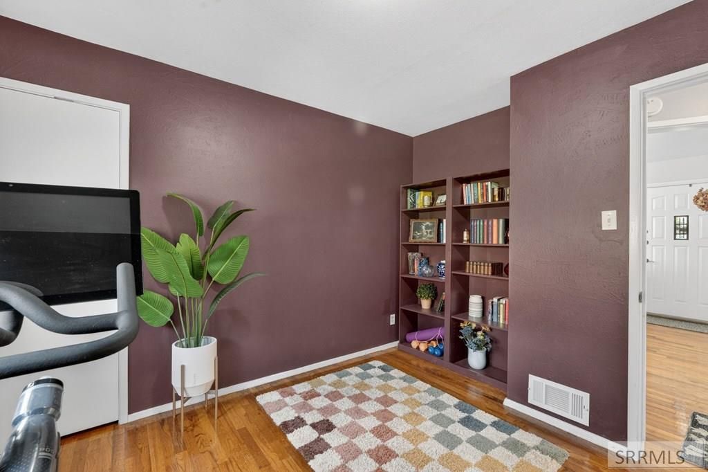 Image 18 of property listing at 6 Stanford Avenue, Pocatello, ID 83201
