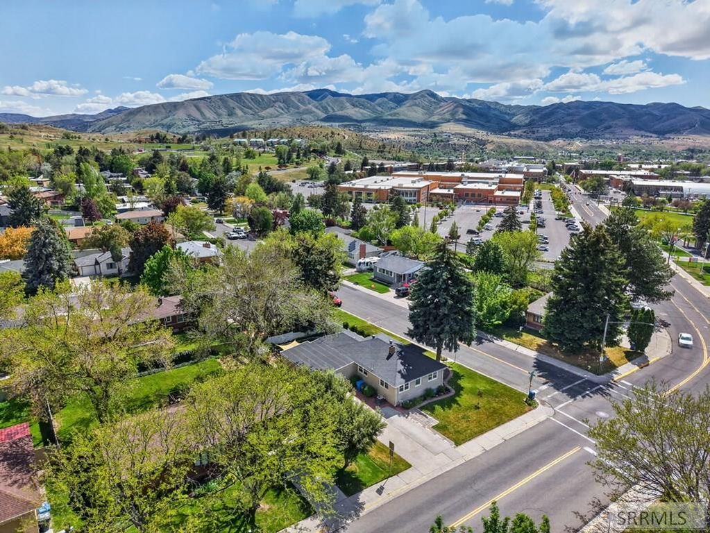 Image 50 of property listing at 6 Stanford Avenue, Pocatello, ID 83201