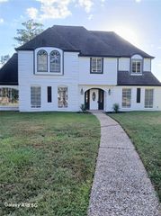17931 Elk River Circle, Houston, TX 77090