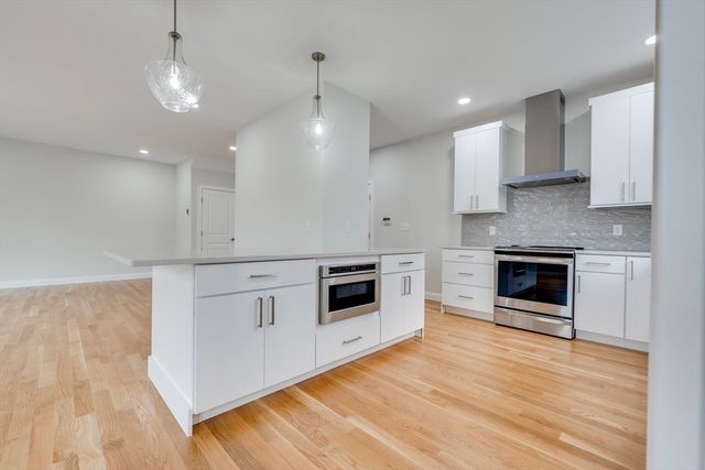 17 Strongwater Drive, Salem, MA 01970