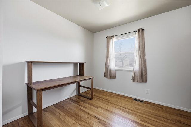 1024 Cheyenne Rd NW, Cedar Rapids, IA 52405