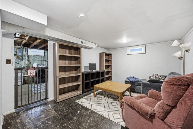 1024 Cheyenne Rd NW, Cedar Rapids, IA 52405