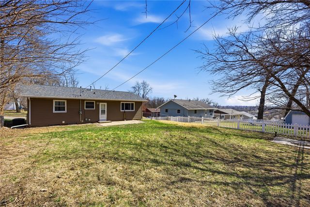 1024 Cheyenne Rd NW, Cedar Rapids, IA 52405