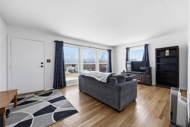 1024 Cheyenne Rd NW, Cedar Rapids, IA 52405