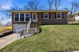 1024 Cheyenne Rd NW, Cedar Rapids, IA 52405