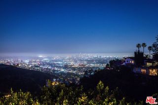 8148 Mannix Drive, Los Angeles, CA 90046