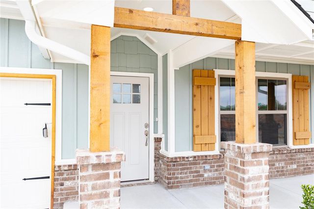 10305 SW 56th Street, Mustang, OK 73064