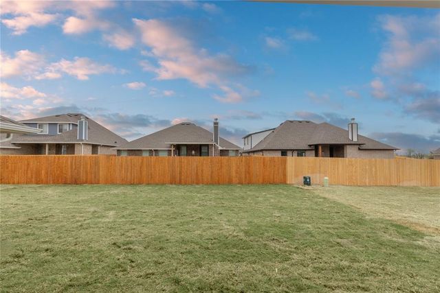 10305 SW 56th Street, Mustang, OK 73064