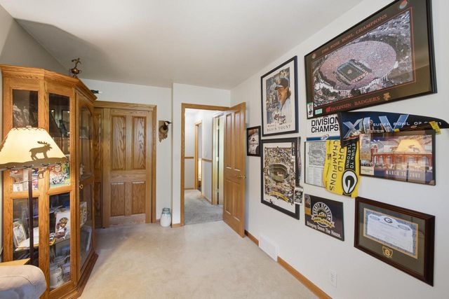 S77W20542 Hillendale DRIVE, Muskego, WI 53150