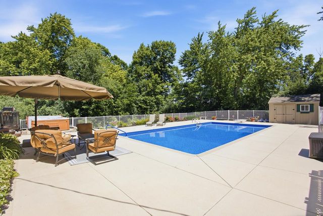 S77W20542 Hillendale DRIVE, Muskego, WI 53150