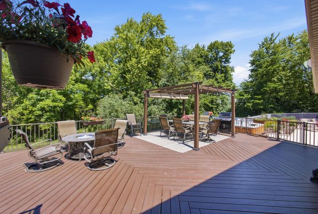 S77W20542 Hillendale DRIVE, Muskego, WI 53150