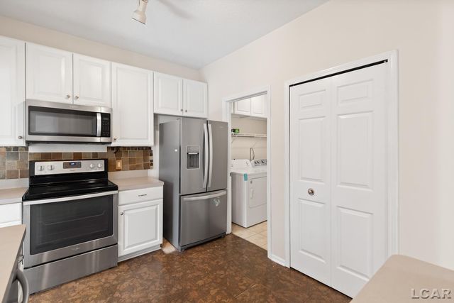 112 Burwyck Park Drive, Saline, MI 48176